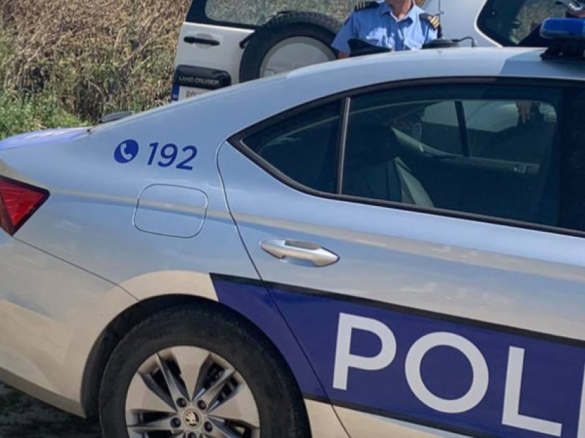 Gjilan: Kapet në flagrancë i riu duke hedhur drogën nga vetura, përfundon në Polici