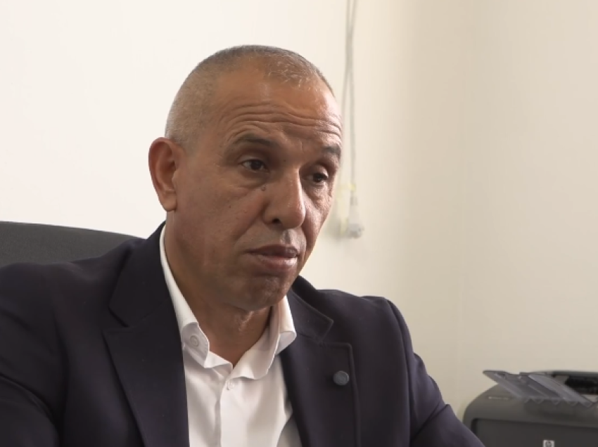 Izmir Zeqiri: Në objektin e Komunës nuk ka kushte për punë