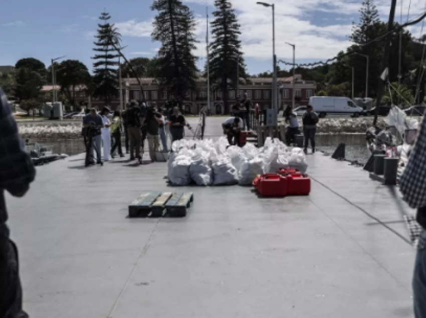 Drogë nga Amerika e Jugut drejt Evropës, kapet varka me 1 ton kokainë në Portugali