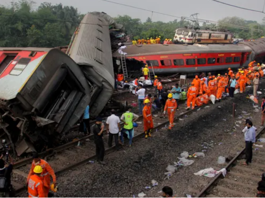 Aksidenti tragjik i trenave me 288 viktima në Indi, kryeministri: Fajtorët do ndëshkohen