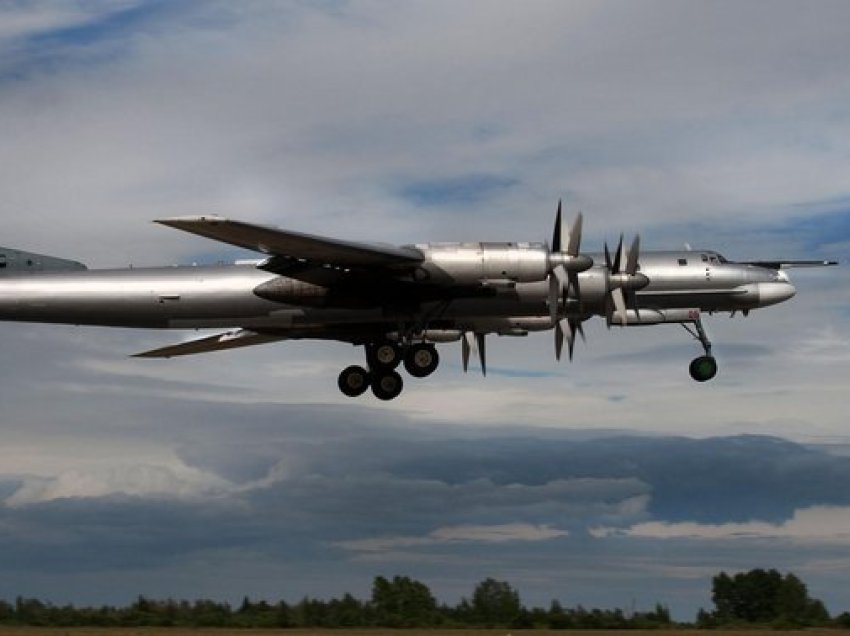 Dy avionë bombardues rusë fluturuan mbi ujërat neutrale të Norvegjisë