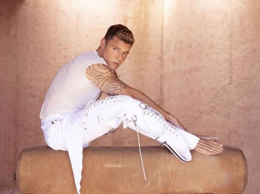 “Shpresoj të më bashkoheni të gjithë”, Ricky Martin për herë të parë në Tiranë, ja mesazhi për shqiptarët