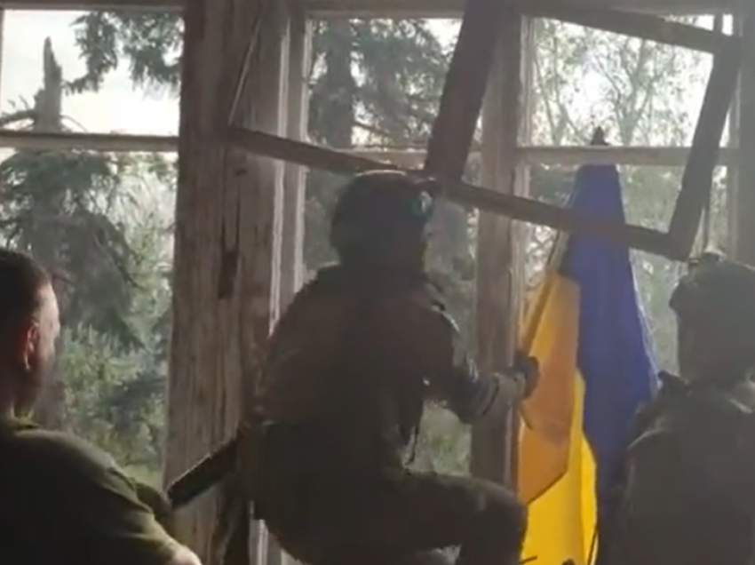 Ushtria e Ukrainës çliron një fshat në rajonin e Donetskut, ngrit flamurin verdhë e blu në një objekt