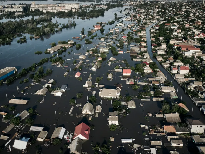 Përmbytjet në Kherson