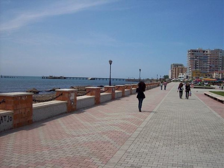 Shëtitorja e re e plazhit të Durrësit, gati për banorët dhe turistët