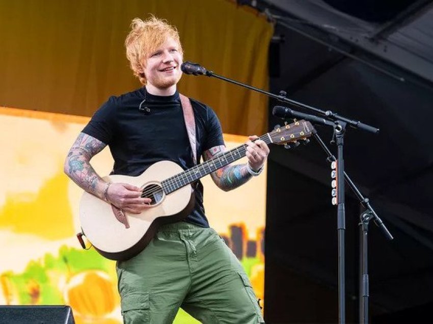 Ed Sheeran performon përpara 175 mijë fansash, fiton mbi 18 milionë dollarë