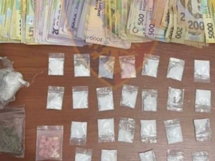 Turistët e drogës në Shqipëri/ Dhjetëra të huaj janë arrestuar si shpërndarës në plazhet e vendit