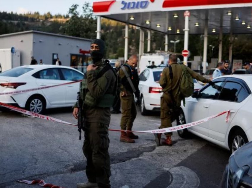 Katër izraelitë u vranë nga persona të armatosur palestinezë në Bregun Perëndimor