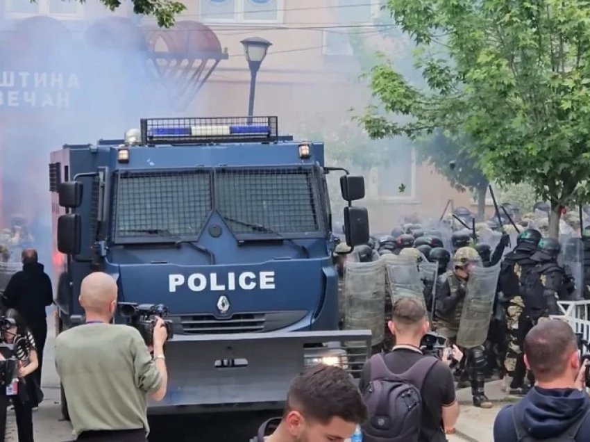 Arrestimi i serbit alarmon Beogradin, mediat e Vuçiqit thirrje për luftë; kreu i ushtrisë në deklaratë urgjente