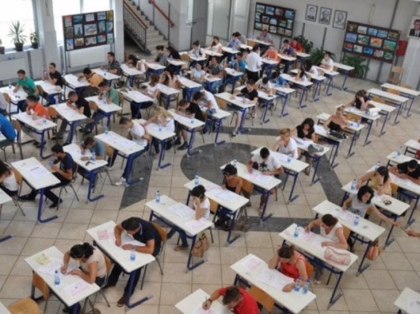 Sot mbahet provimi i maturës në Kosovë