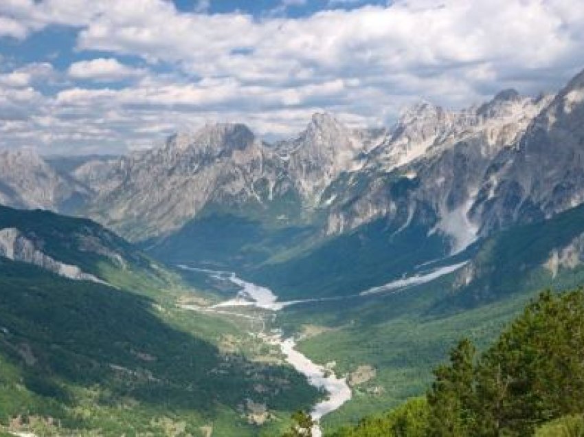 Turistët zgjedhin alpet shqiptare, investimet rrisin numrin e të huajve