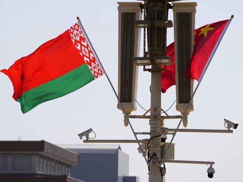 Kina dhe Bjellorusia bëjnë thirrje për armëpushim në Ukrainë