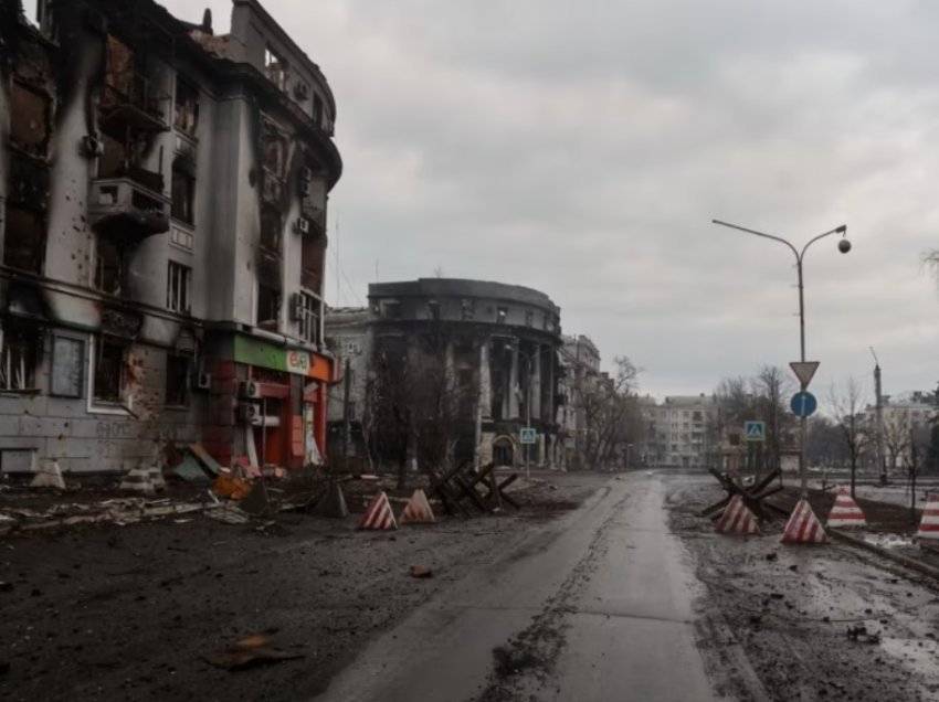Forcat ukrainase vazhdojnë të rezistojnë në Bahmut