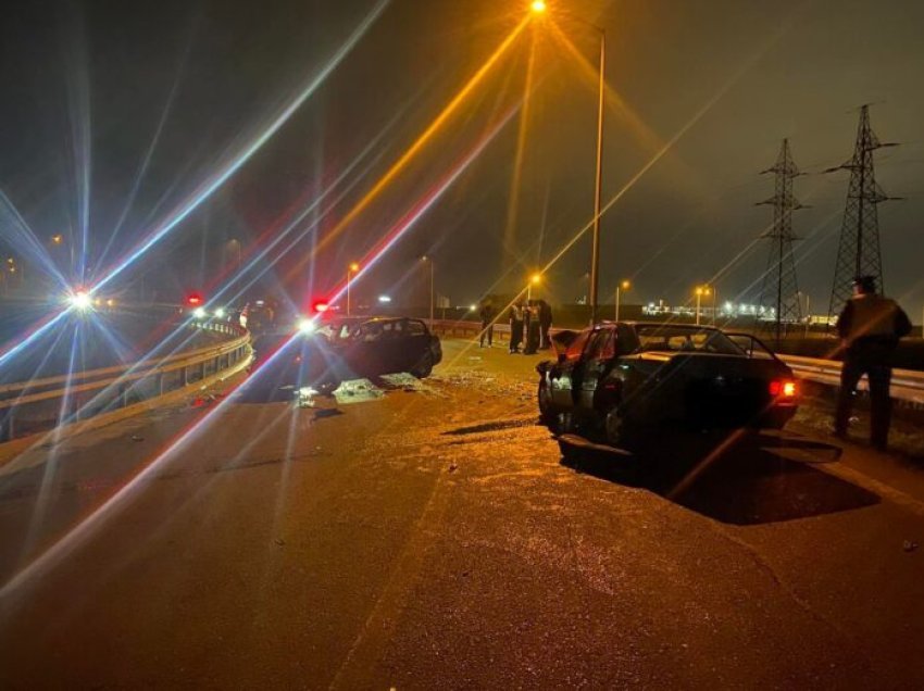 Pamje nga aksidenti në hyrje të autostradës Ibrahim Rugova, ku mbeti e vdekur një grua