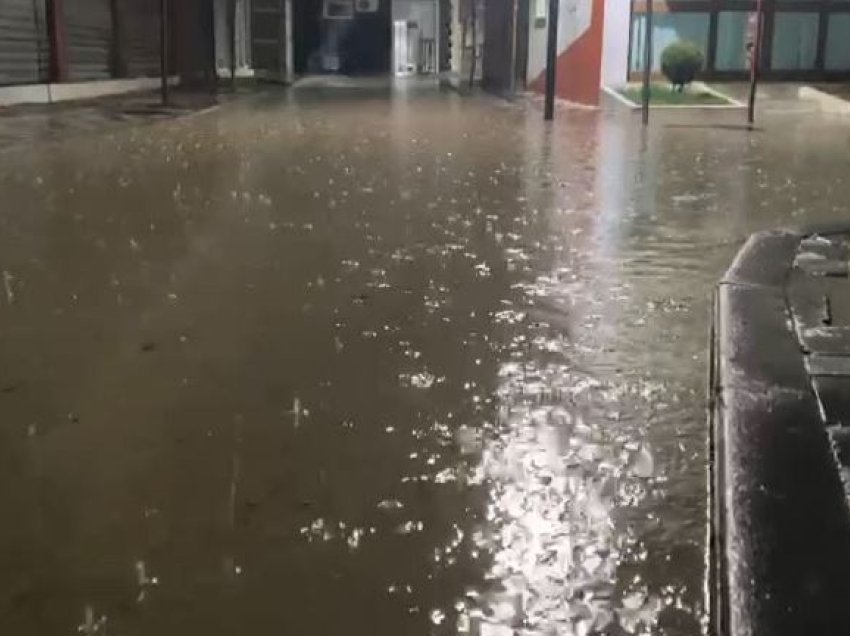 Reshje shiu në Lezhë, mbushet me ujë lagjia “Beslidhja”