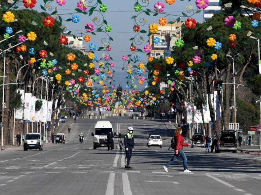 Sot Dita e Verës/ Këto janë rrugët ku devijohet qarkullimi i makinave në Tiranë