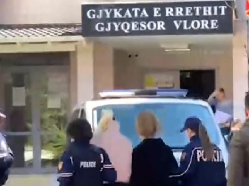 Turistët trafikantë në gjykatë, 4 rumunët e arrestuar me kanabis në Vlorë do njihen me masën e sigurisë