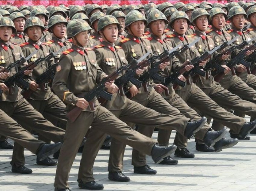 800,000 qytetarë të Koresë së Veriut dalin vullnetarë për të luftuar ndaj SHBA-së