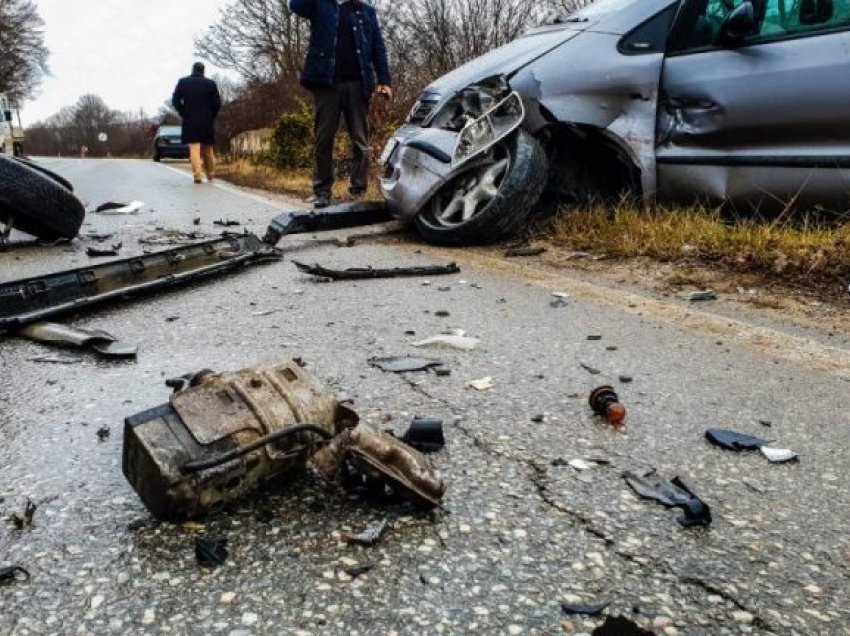 Aksident në Çagllavicë, përfshihen 9 automjete dhe lëndohen 2 persona