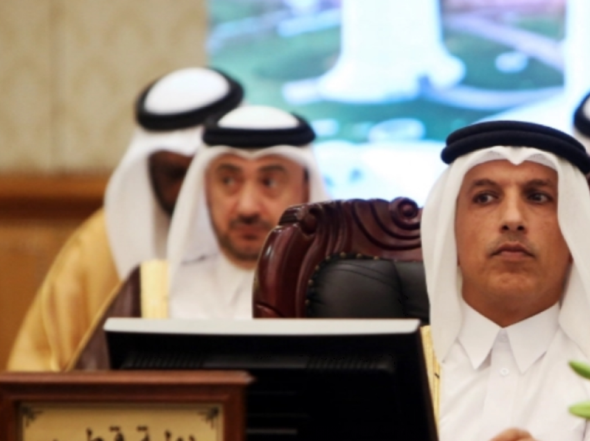 Ish-ministri i financave i Katarit akuzohet për ryshfet dhe pastrim parash