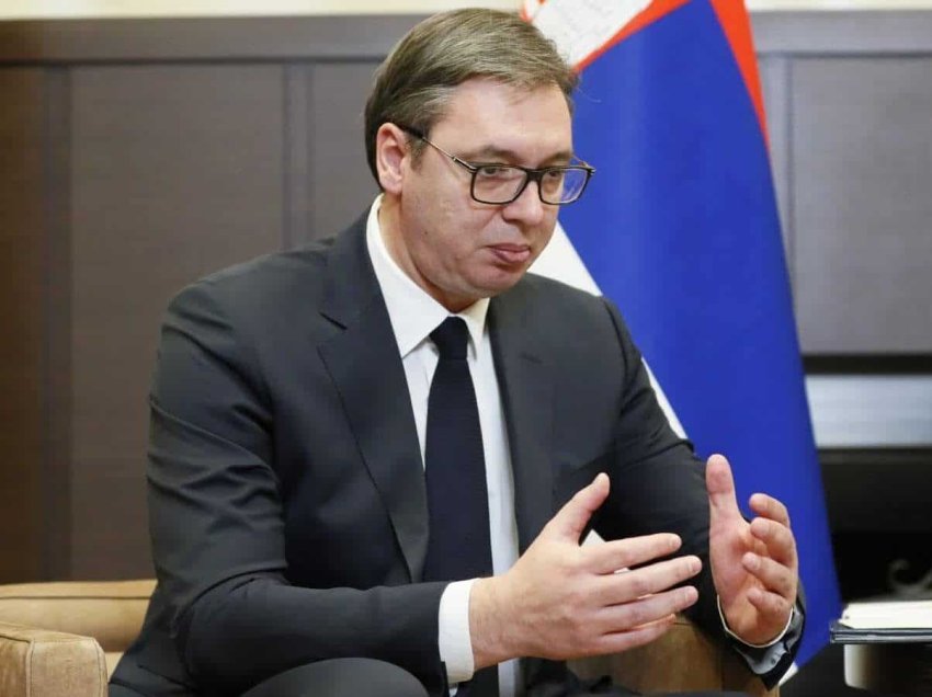 ​Opozita serbe kërkon dorëheqjen e Vuçiqit