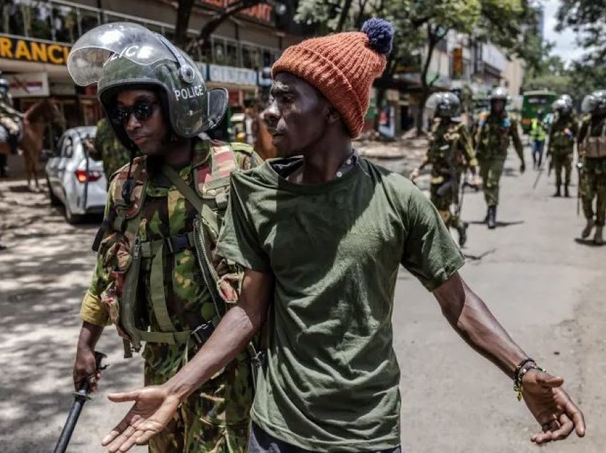 Një student vritet dhe 200 persona të tjerë arrestohen, gjatë protestave të dhunshme anti-qeveritare në Kenia