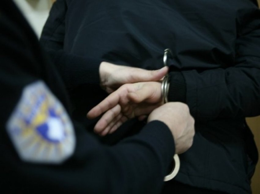 Arrestohet një person në Drenas, shau dhe kërcënoi policët për një gjobë