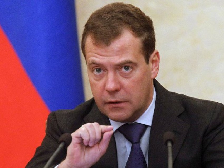 Medvedev kërcënon Gjykatën Ndërkombëtare Penale me raketa hipersonike pas urdhër-arrestit për Putinin