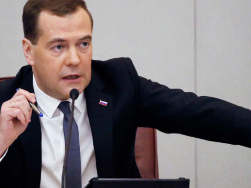 Urdhër-arresti për Putinin, Medvedev: Një raketë hipersonike mund të godasë Gjykatën Ndërkombëtare Penale