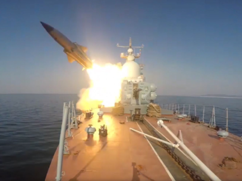 Rusia përgjon një raketë me bombë inteligjente të prodhuar nga SHBA
