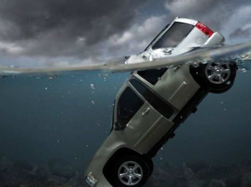 Ndodheni përballë një situate ku rrezikoni të fundoseni në ujë me makinën tuaj? Mësoni disa mënyra për të shpëtuar