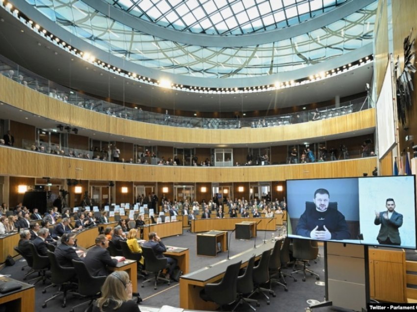 Austri: Deputetët e të djathtës ekstreme lëshojnë sallën ku mbante fjalim Zelensky