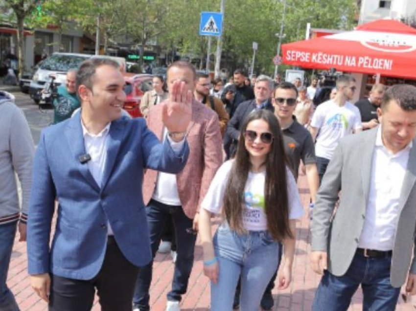 “Urbani falas, mrekulli”, Belind Këlliçi takim me qytetarët e Tiranës