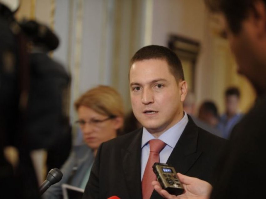 ​Ministri serb i Arsimit fajëson 