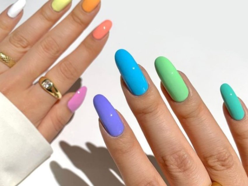 Përpara se të lyeni gishtat, zbuloni ç'të fshehta zbulon ngjyra e manikyrit për karakterin tuaj