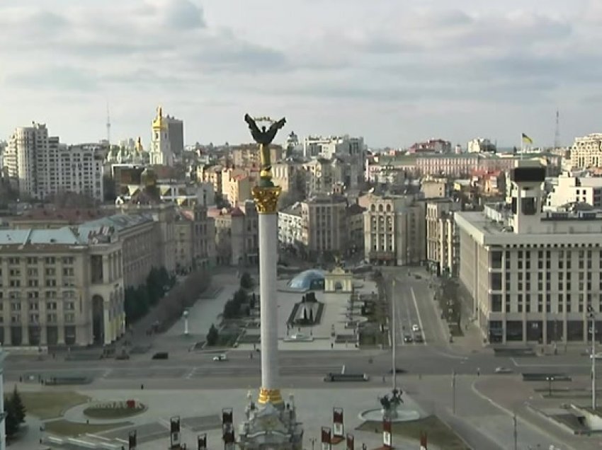 Nisin sirenat e sulmit ajror në Kiev