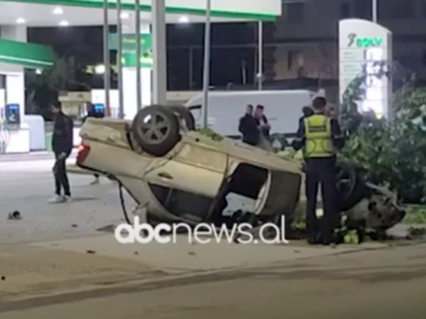 Aksident në Vlorë: “Benz-i” përmbyset në rrugë, shoferi dërgohet me urgjencë në spital