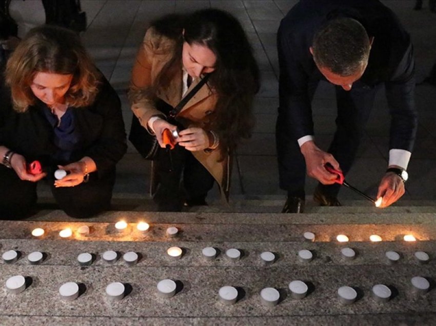 Ndezja e qirinjve në Prishtinë për viktimat e Beogradit, ky është reagimi i Pozharit