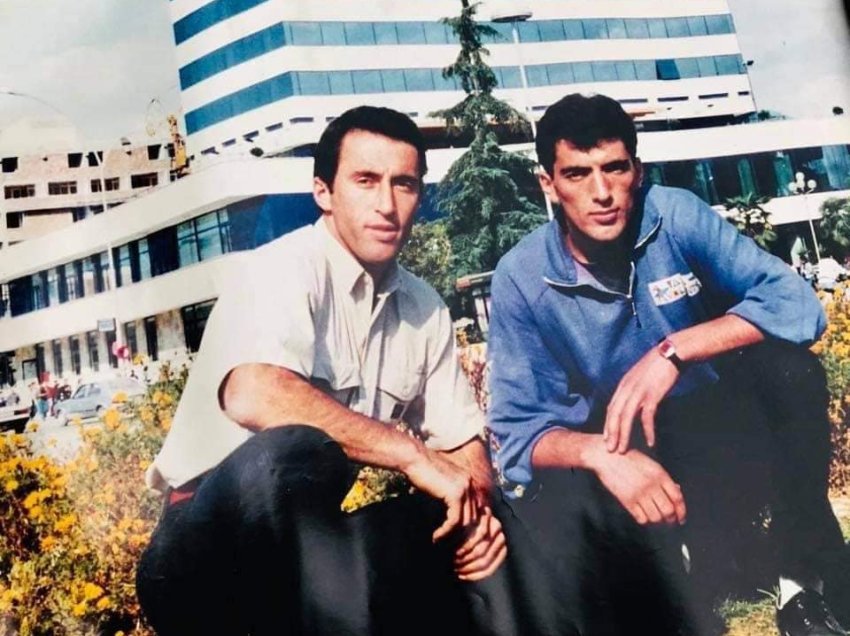 Kurti kujton heroin Luan Haradinaj: Ai kishte mbajtur lidhje me grupin e Adem Jasharit e Rexhep Selimit