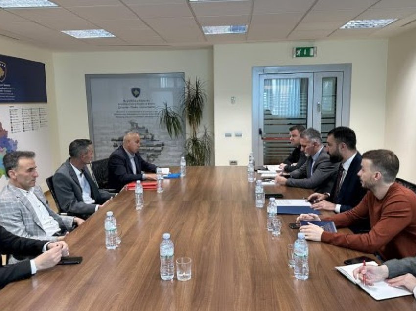 ​Ministri Krasniqi takoi kryetarët e rinj të katër komunave në veri