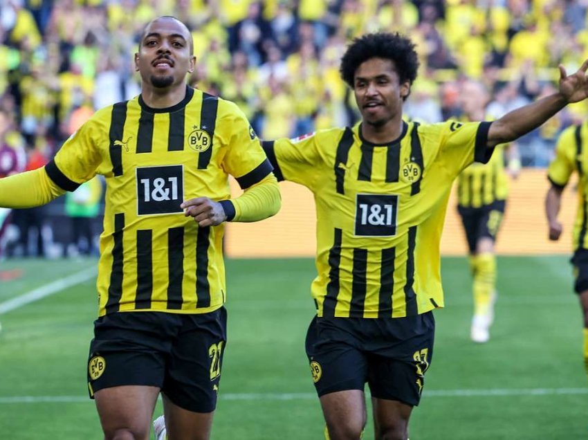 Dortmund ruan hapin për titull