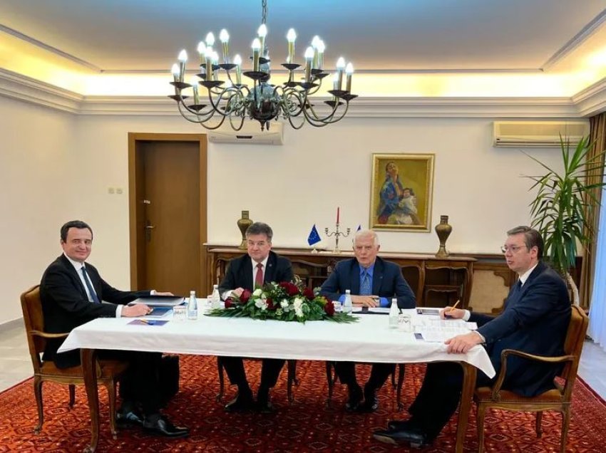 “Tri zgjidhje në lidhje me kontestin Kosovë-Serbi”