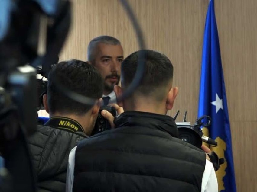 Atiq betohet si kryetari i ri i Mitrovicës së Veriut, “blindohet” objekti i komunës