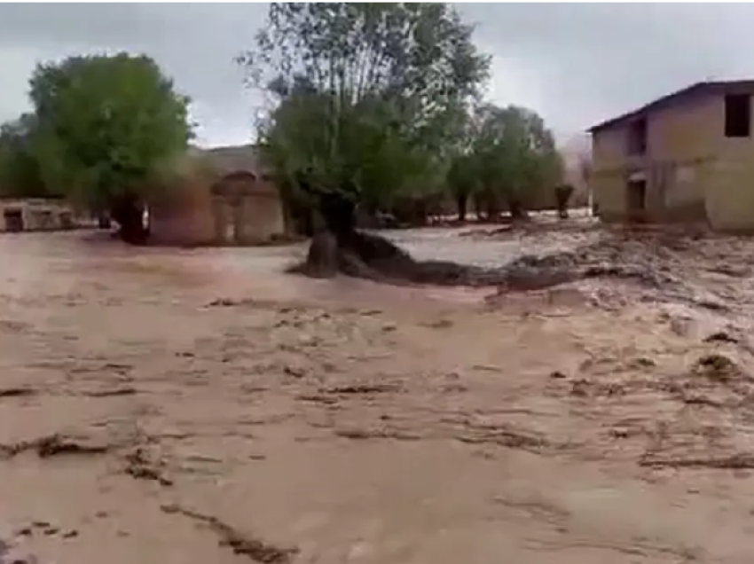 Përmbytjet në Afganistan/ 6 të vdekur dhe mbi 100 shtëpi të shkatërruara