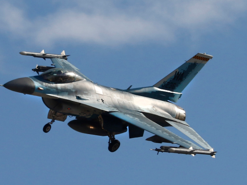 Zelensky: Furnizimi i Ukrainës me F-16 është një shenjë që Rusia do të humbasë