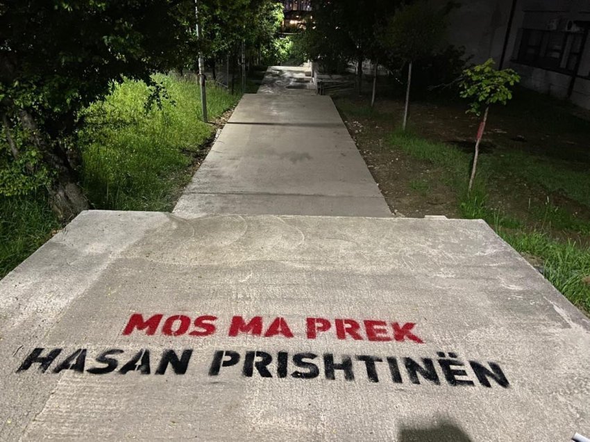 “Mos ma prek Hasan Prishtinën”, mbushet me mbishkrime Kampusi i Universitetit