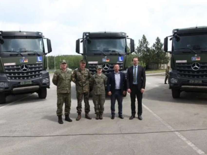 Gjermania i jep donacion FSK-së tre kamionë në vlerë 405 mijë euro