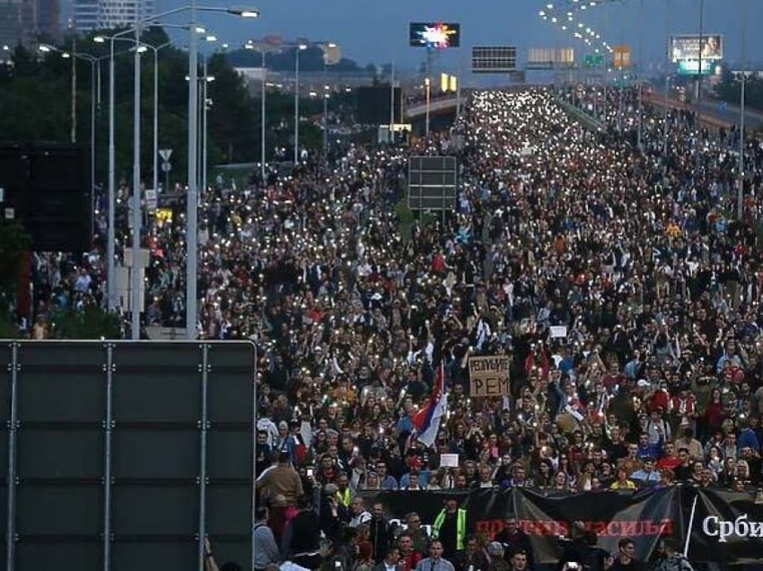 Pas tubimit të Vuçiqit, sot qytetarët sërish do të protestojnë në Beograd – kërkohet dorëheqja e presidentit serb