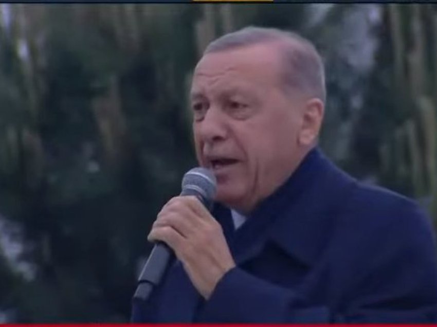 Erdogan e shpall fitoren para mbështetësve të tij në Stamboll