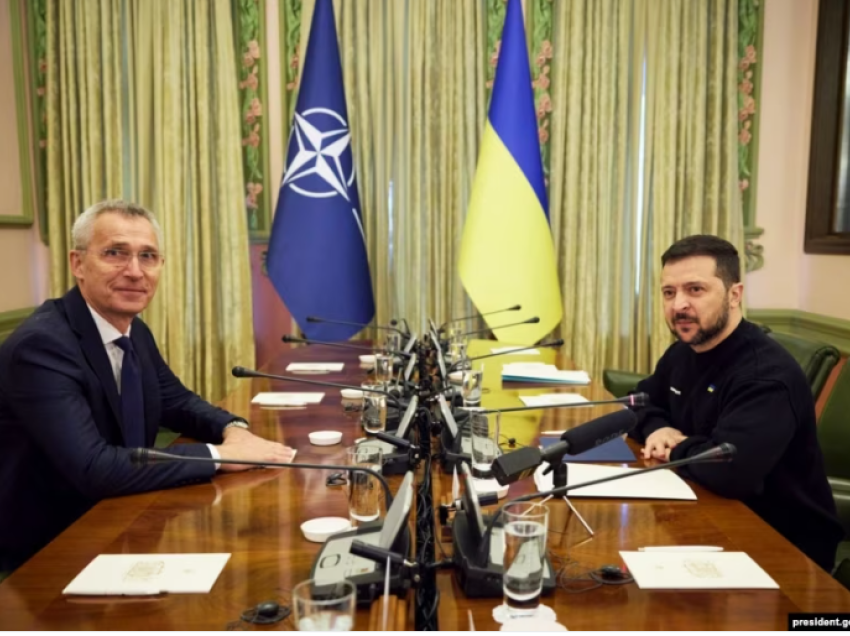 NATO synon t’i afrohet një plani për anëtarësimin e Ukrainës